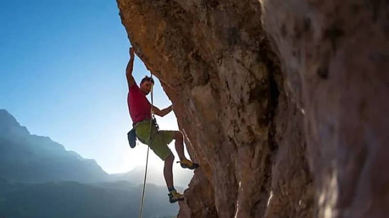 خالد النمر يكشف أعراض مرض الجبال وكيفية الوقاية منه