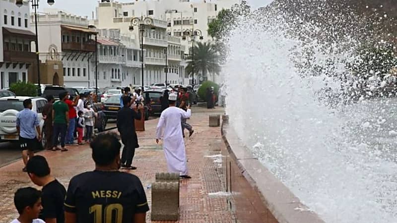 7 وفيات جديدة وبلاغات عن حالات فقدان بعد إعصار "شاهين" في عُمان