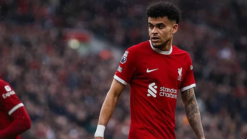 دياز يقترب من النصر بدعم من صندوق الاستثمارات