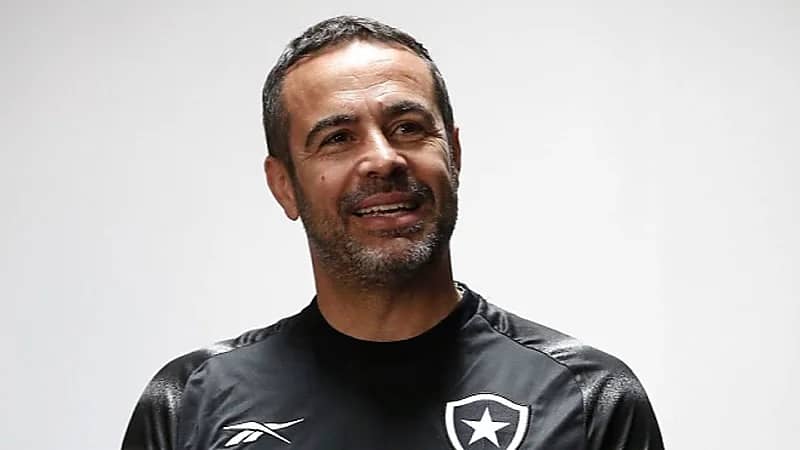الأهلي يسعى لضم مدرب بوتافوغو