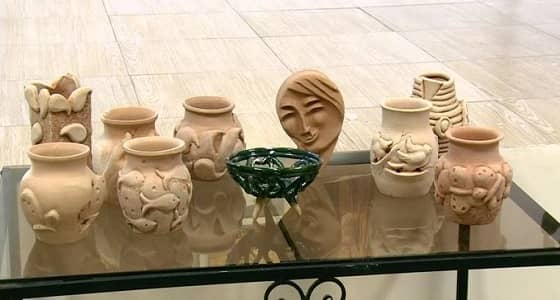 قصة فتاة إيرانية حولت تشويه وجهها بالحمض الكاوي إلى حالة فنية