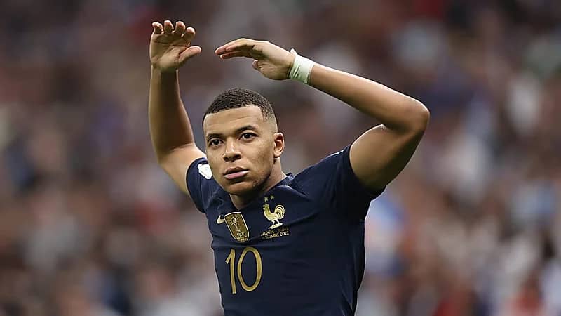 مدرب فرنسا يرفض تحديد مصير مبابي من لقاء بولندا