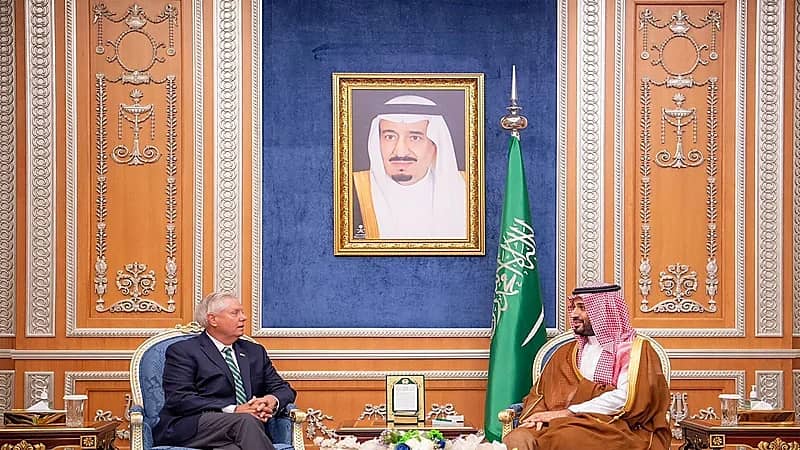 ولي العهد والسيناتور الأمريكي يبحثان التصعيد في غزة .. فيديو