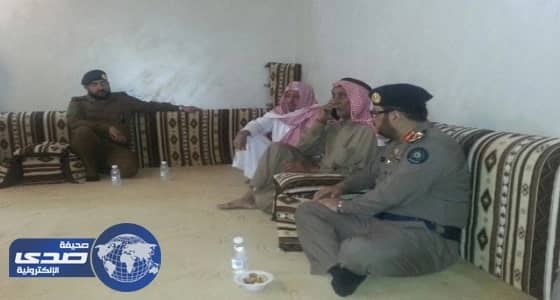 وزير الداخلية يعزي والد العريف حاكم السلمي هاتفيا