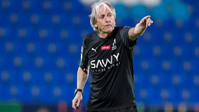 الهلال يغلق ملف التعاقدات