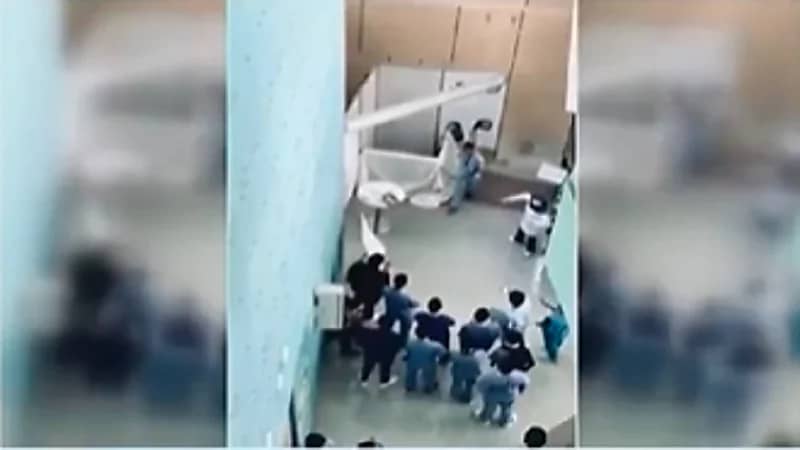 بالفيديو .. تفاصيل واقعة "تكسير الصحون" في جامعة الملك سعود