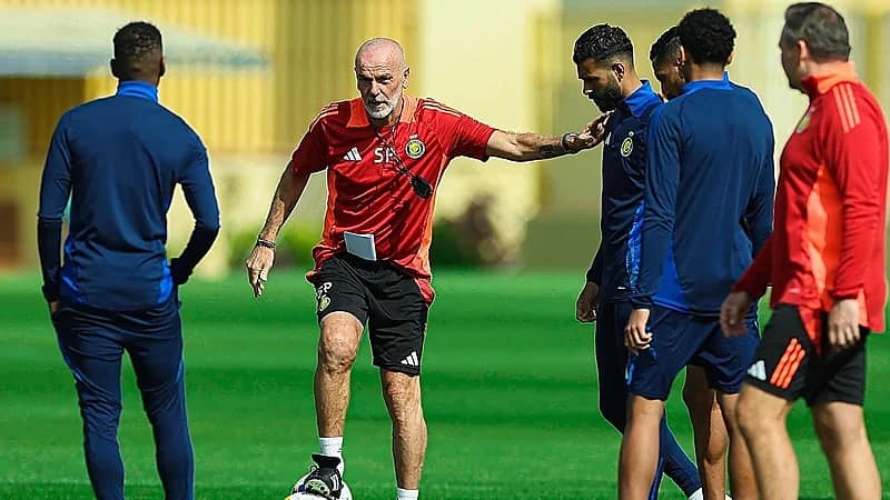 فيورنتينا يتفاوض مع مدرب النصر