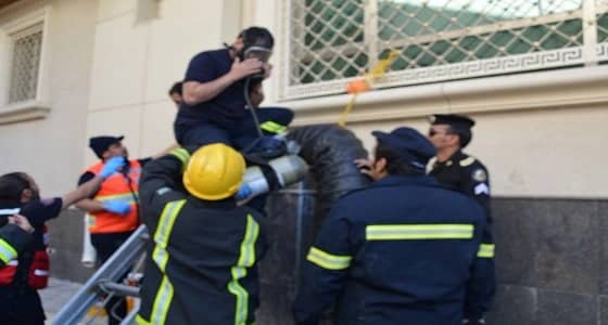 انقاذ عاملين سقطوا في خزان مياه بالطائف