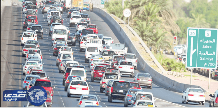 محامي يٌطالب بتجميد سريان رخص القيادة لملايين الأجانب بالكويت