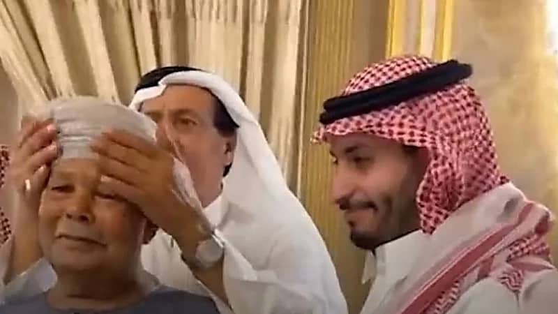 أول تعليق للمسن المصري صاحب فيديو الوداع المؤثر للأسرة التي عمل لديها