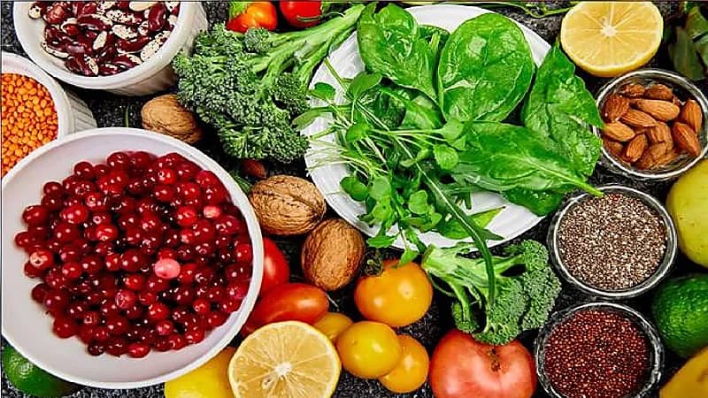 بالفيديو .. أطعمة قد يؤدي تناولها للإصابة بصداع