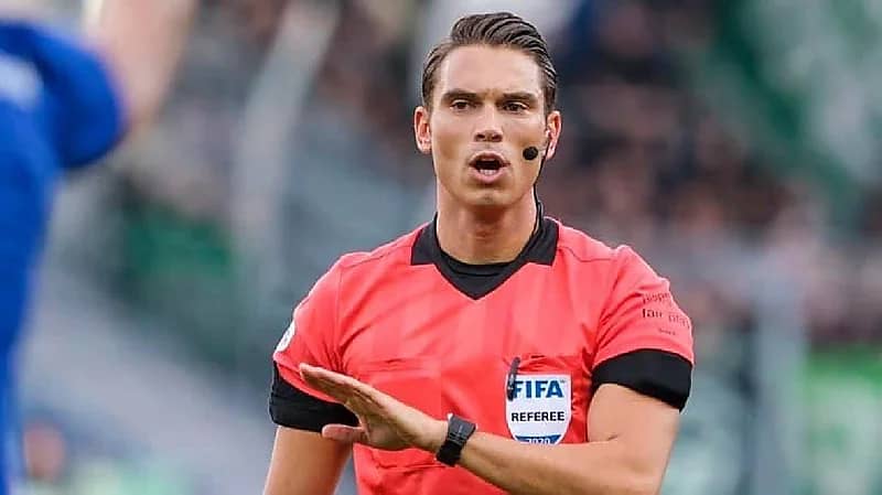 طاقم تحكيم سويسري يقود مواجهة الاتحاد وأبها