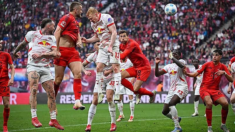 بايرن ميونخ يتعثر أمام لايبزيغ ويؤجل حسم لقب الدوري