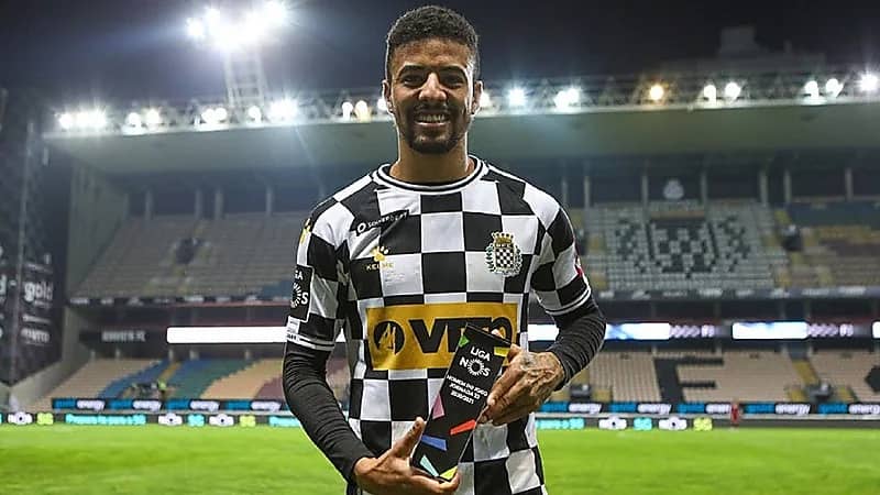 البرازيلي باولو لوكاس دي باولا شبابيًا لـ 4 مواسم