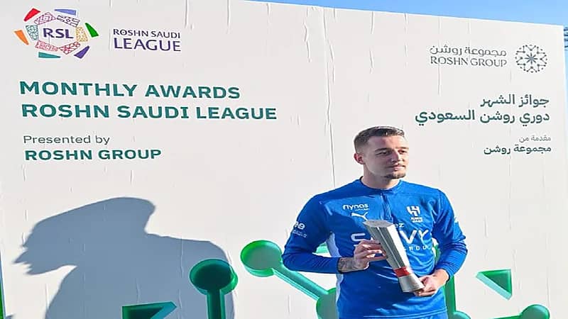 سافيتش يتوج بجائزة أفضل لاعب قبل مواجهة العروبة .. فيديو