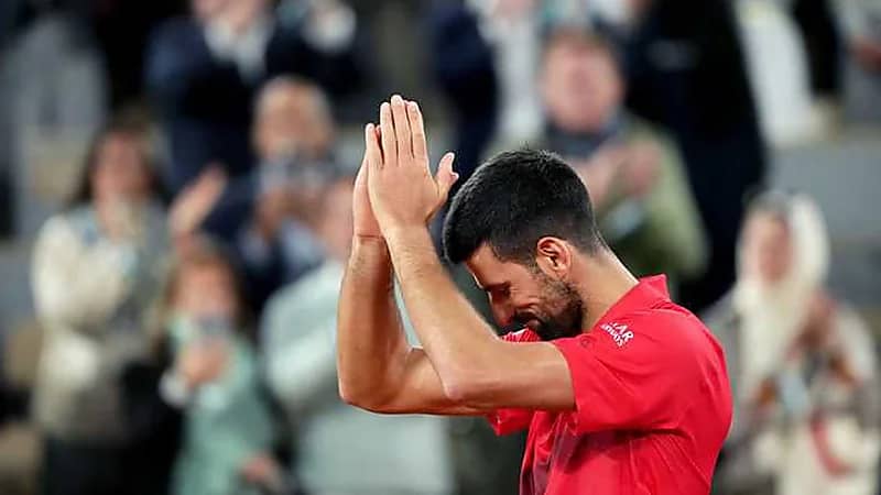 جوكوفيتش يلمح لنهاية مشواره في رولان غاروس بعد خسارته أمام سينر