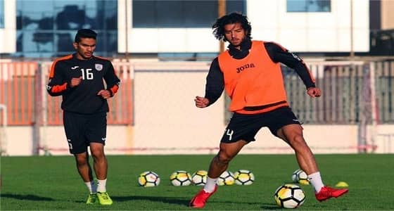 على رأسهم عمرو بركات واللافي.. الشباب يستغنى عن الأجانب