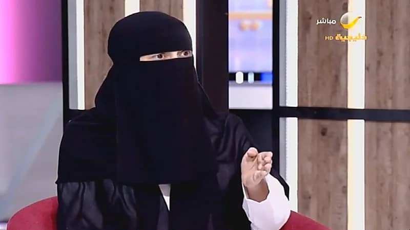 طبيبة تحذر من طقطقة العظام: تسبب تمزق في الشرايين وجلطات