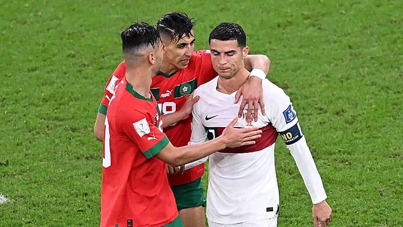 خلفان معلقاً على حسرة رونالدو: المدرب يخذله وخصمه يواسيه