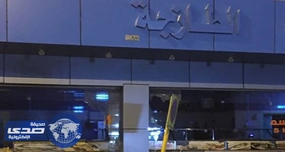 بالفيديو.. مجهولون يحطمون مطعم أسماك شهير في حائل