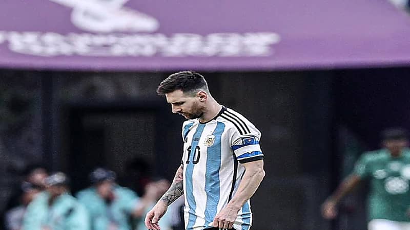 ميسي بعد الهزيمة أمام الأخضر: خسرنا من فريق عظيم