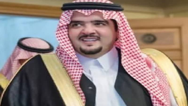خبيرة تجميل تكشف عن خطوة مهمة قبل تركيب الرموش الاصطناعية "فيديو"