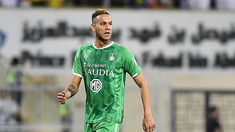 الفيفا تلزم الأهلي بسداد 4.8 مليون يورو لـ ‎"دي سوزا"