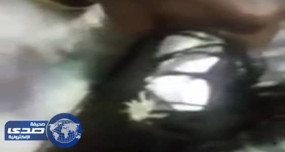 بالفيديو.. فك ورقة بها طلاسم سحرية معقودة بستارة الكعبة