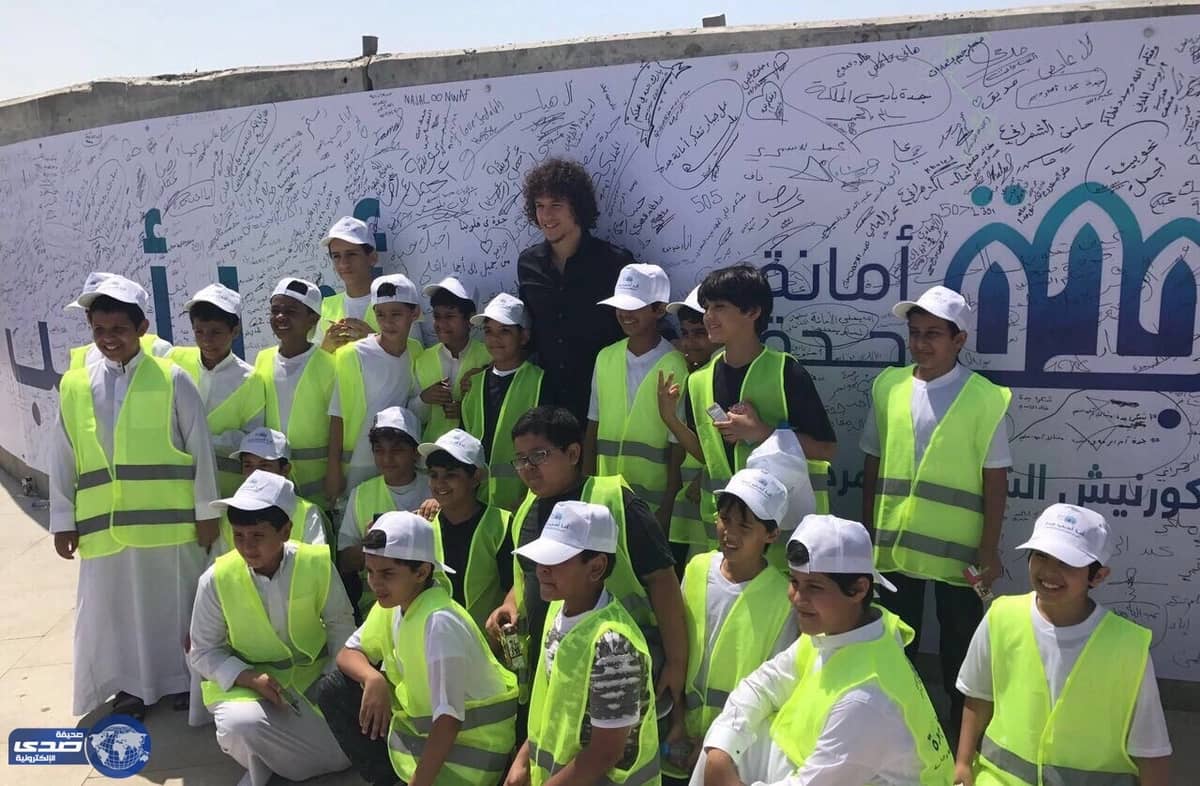 نجم الاتحاد يرافق طلاب المدارس في زيارة كورنيش جدة