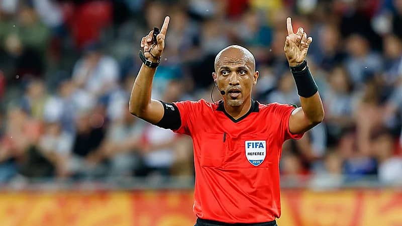 الاتحاد العُماني يستنكر استبعاد الكاف من حكام كأس العالم