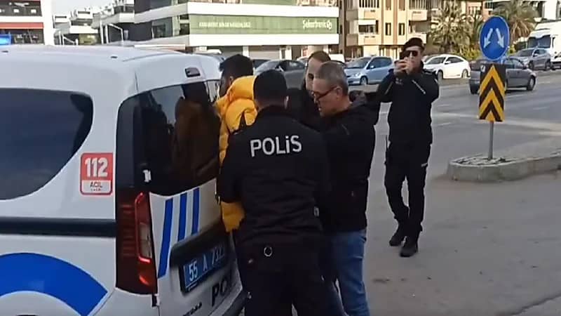 الشرطة التركية تعتقل شخصًا أساء للعرب بعد إلغاء مباراة السوبر..فيديو