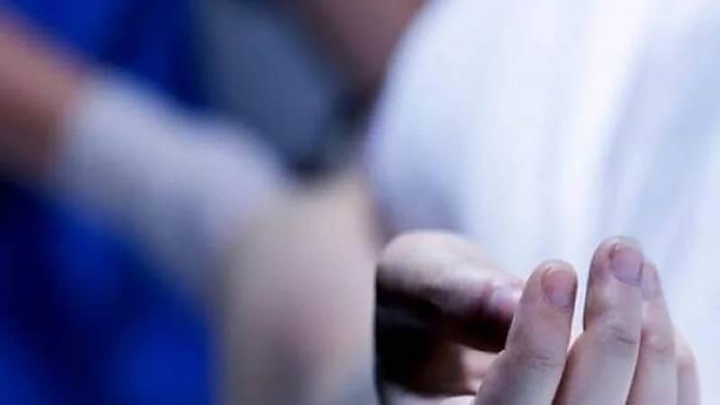 وفاة غامضة لشابة وضبط 26 آيفون بحوزتها.. فيديو