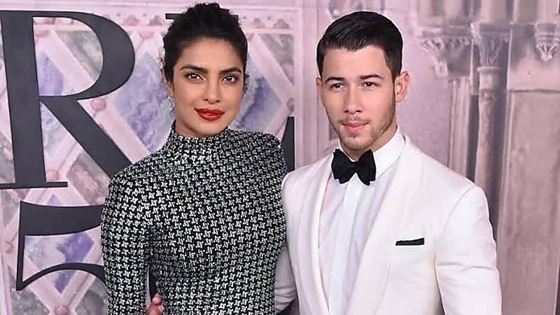 ولادة أول طفل لـ بريانكا شوبرا ونيك جوناس