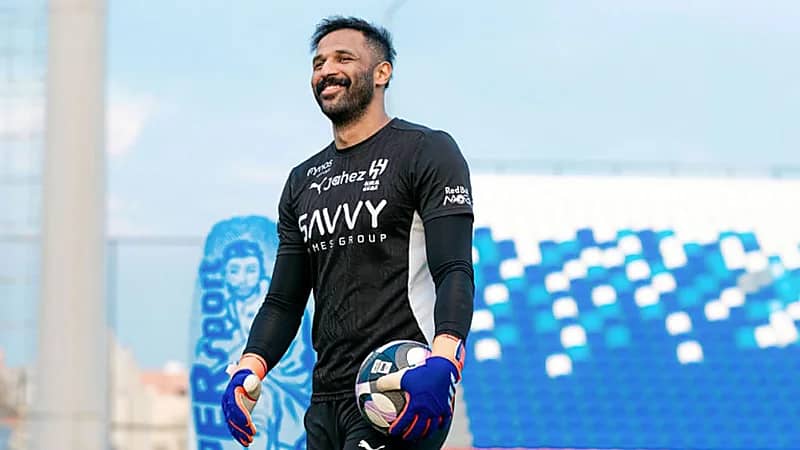 الهلال يقدم عرضًا رسميًا لتجديد عقد العويس