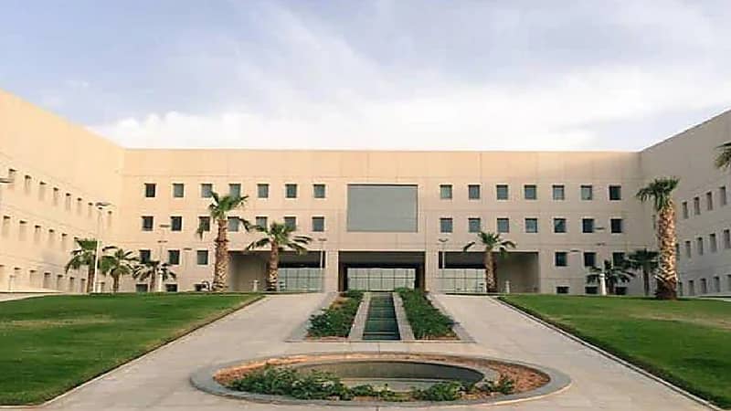 بدء التقديم على مسار التميز للابتعاث في 70 جامعة حول العالم