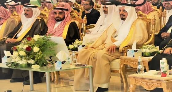 أمير عسير يطلق برنامج الأمير منصور بن مقرن للحفاظ على البيئة وسلامتها