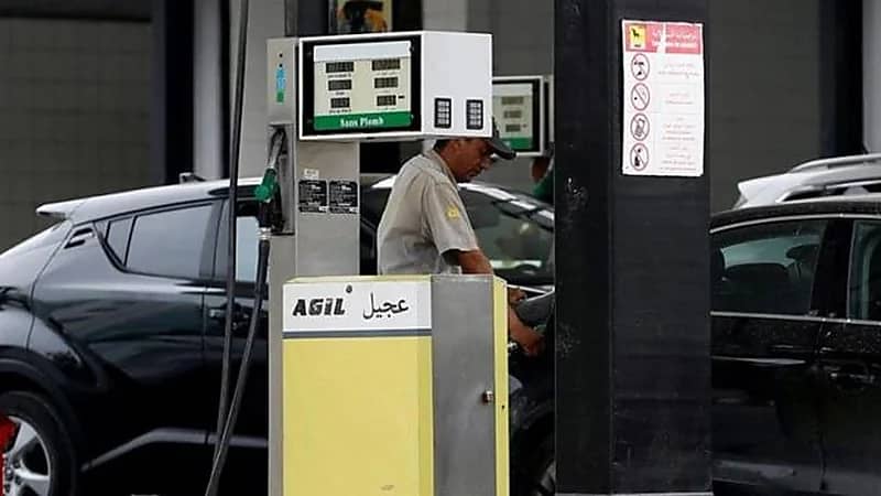 الذهاب للعمل سيراً على الأقدام..أزمة وقود تضرب تونس