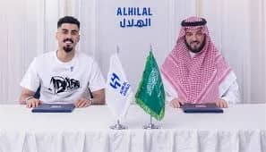 علي لاجامي يدرس التنازل عن مستحقاته في النصر من أجل المونديال مع الهلال