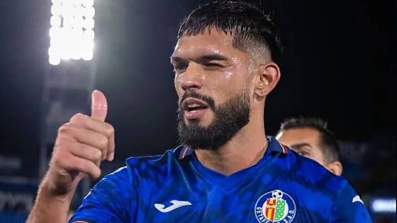 الديريتي يتلقى عرضًا ضخمًا من أحد أندية روشن