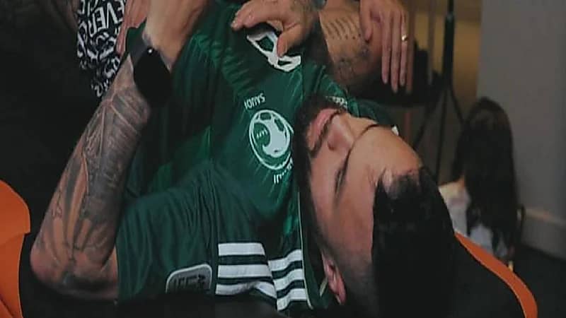 ميشيل يؤدي تدريباته الخاصة بقميص المنتخب