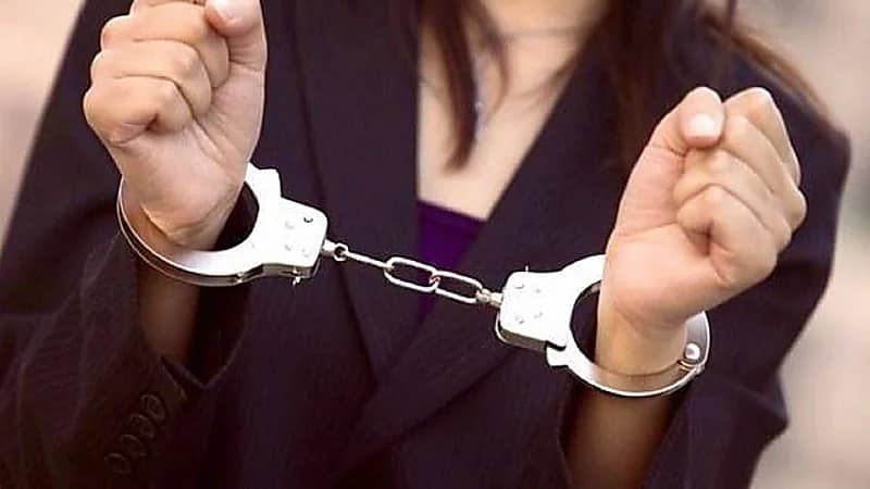 ضبط ربة منزل قتلت فتاة وأجبرت أخرى على ممارسة الدعارة