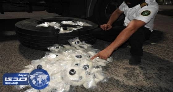 جمرك الدرة يحبط تهريب 247 ألف حبة كبتاجون