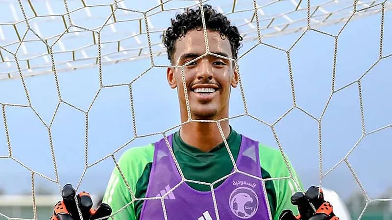 الشنقيطي يرفض عرض الشباب لتجديد عقده