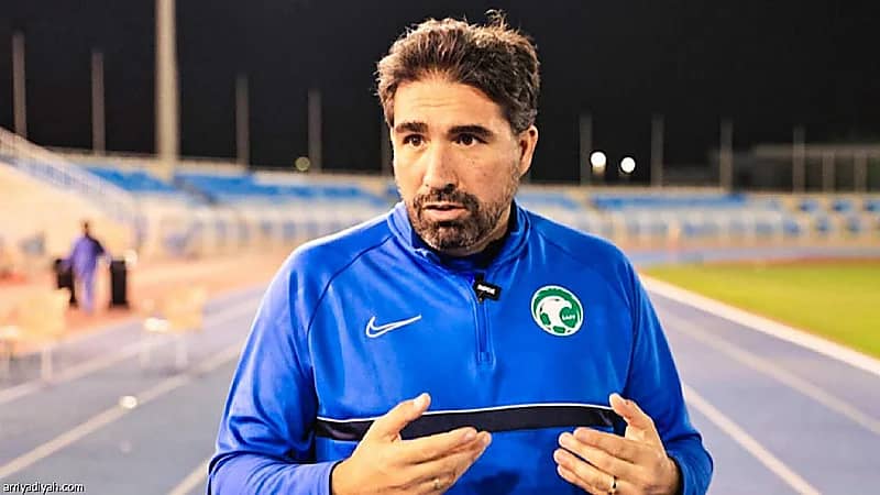 مانويل نافارو يطالب حكام دوري روشن بالتركيز