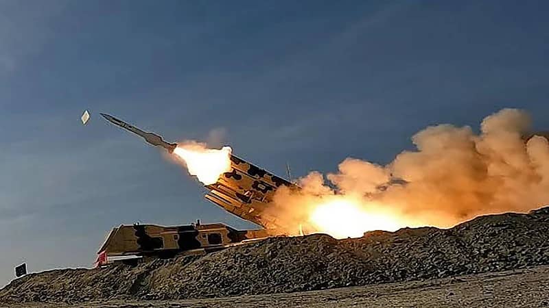 إيران تطلق وابلًا من الصواريخ باتجاه مواقع داخل إسرائيل ..فيديو