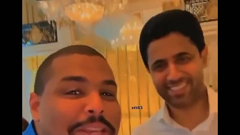 شاهد .. مشجع هلالي لناصر الخليفي : ودي تجيبون ميسي عندنا.. والأخير يرد