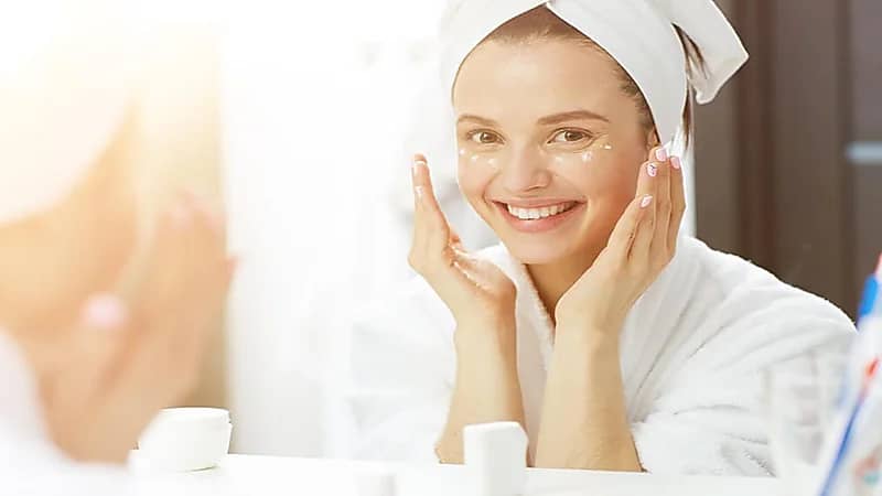 خطوات لإصلاح البشرة بعد انتهاء فصل الصيف