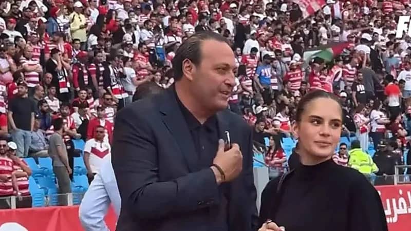 ماريا غوارديولا تخطف الأضواء في ديربي تونس وتُكرّم بالكوفية الفلسطينية.. صور