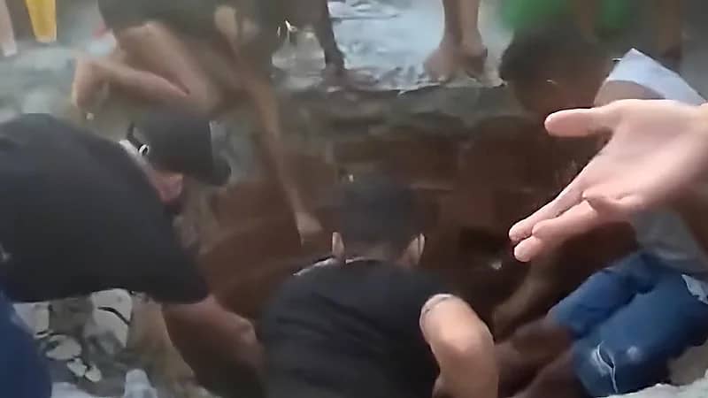 بالفيديو.. رقصة صديقات في حفل عيد ميلاد تتحول لعملية إنقاذ