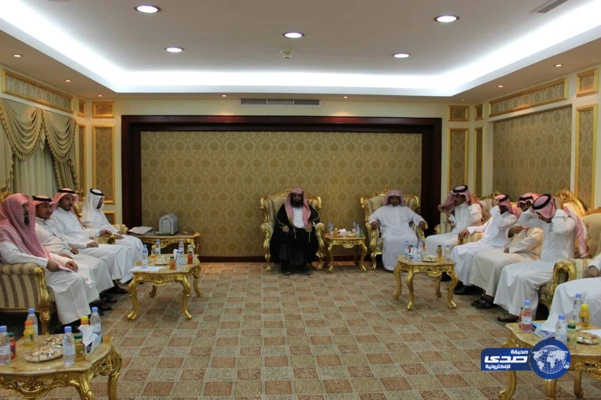 الشئون الإسلامية بعسير تكرم المثاليين من موظفيها
